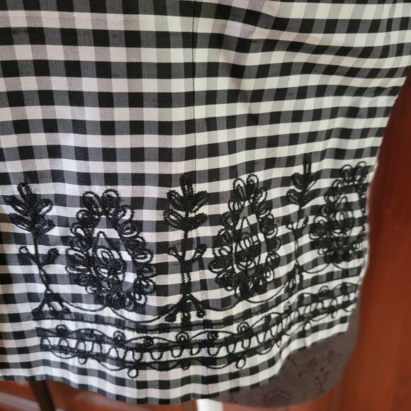 Sleeveless Anne Carson Black & White Gingham Silk Blouse With Embroidered Hem L - Picture 2 of 5